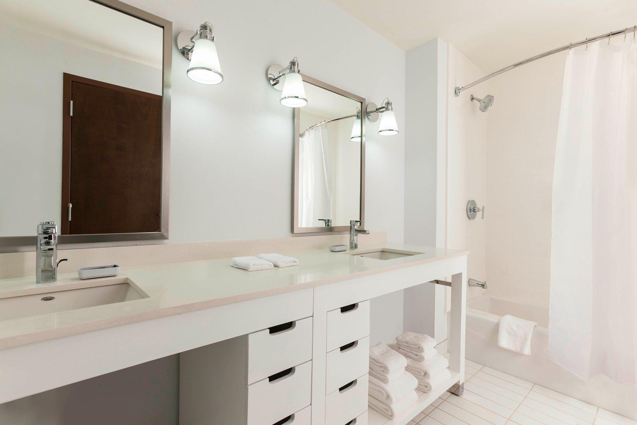 Four Points By Sheraton Seattle Airport South Des Moines Exteriör bild